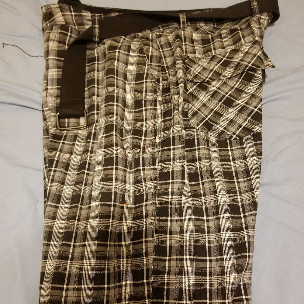 Men Shorts - Picture 2 of 2